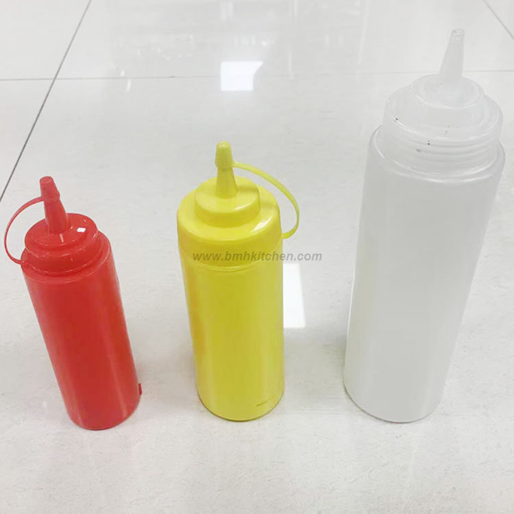 Gewürzflaschen aus Kunststoff